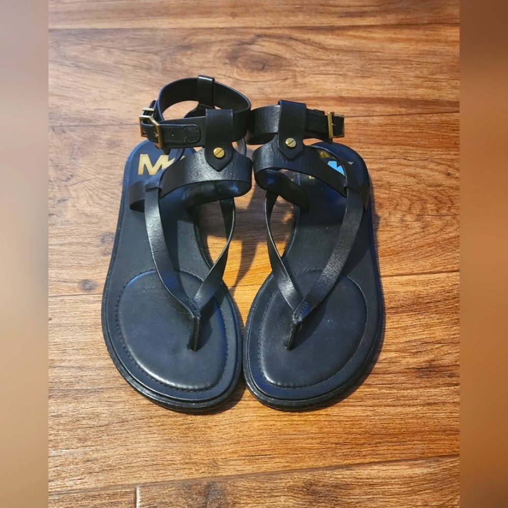 Michael Kors flat sandals Size 6